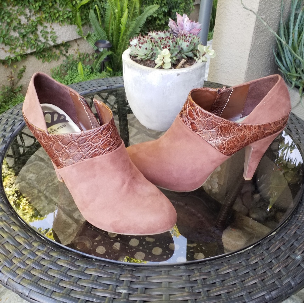 Fergalicious by Fergie bootie